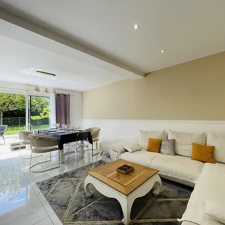 Casa Contemporaine *