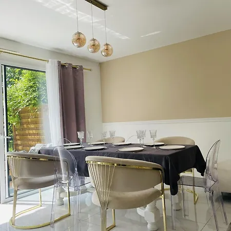Casa Contemporaine Prázdninový dům *